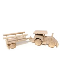 Drevená hračka traktor s vlečkou